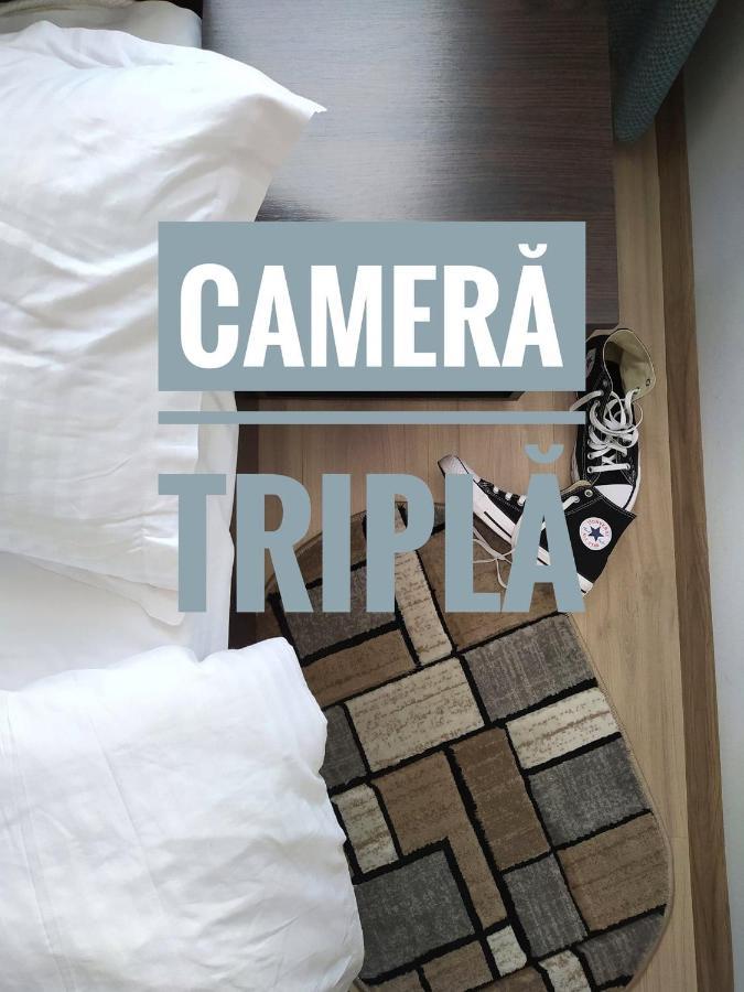 Hotel Hillside à Oradea Extérieur photo