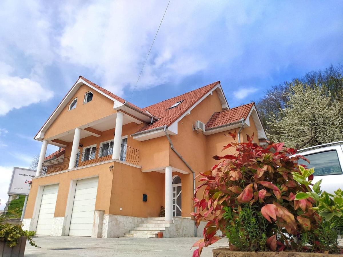 Hotel Hillside à Oradea Extérieur photo