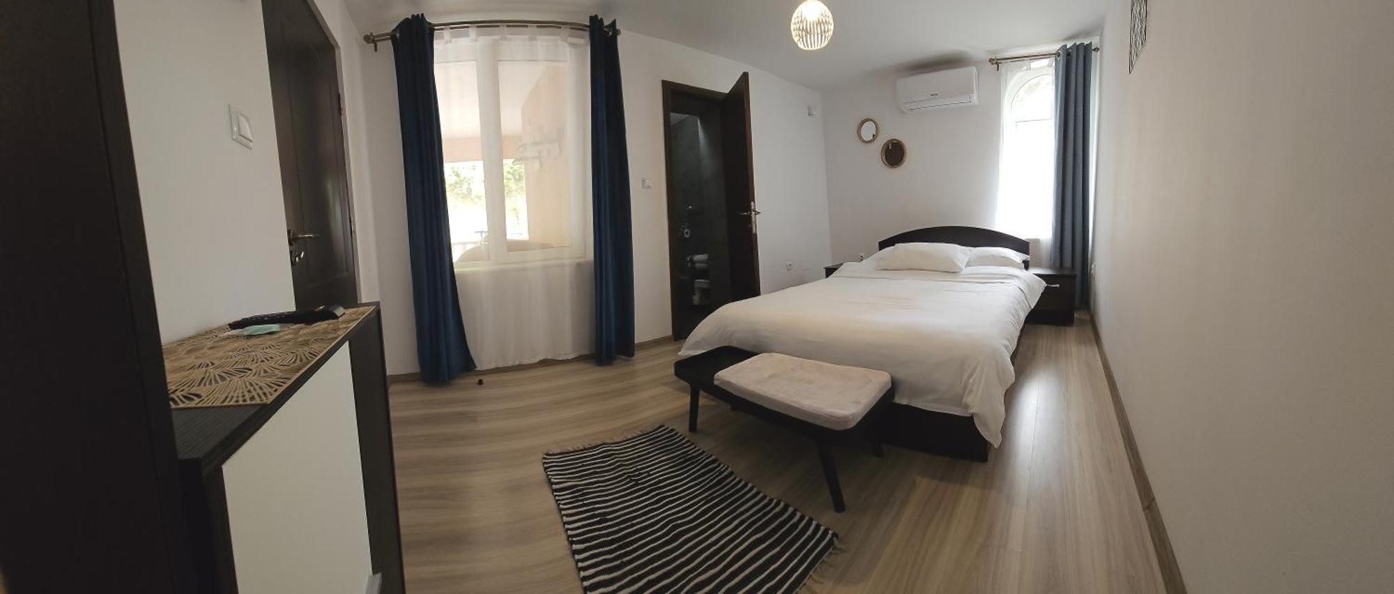 Hotel Hillside à Oradea Extérieur photo