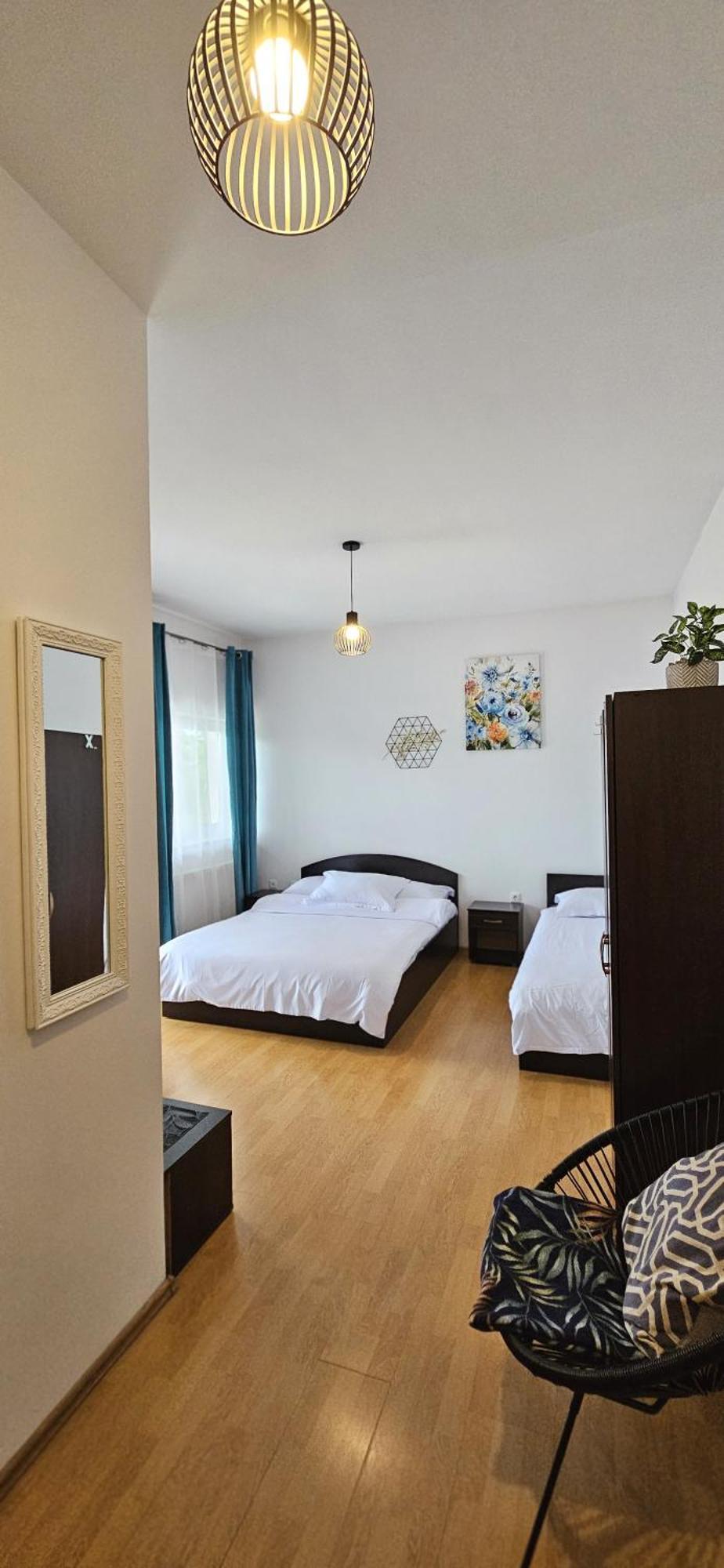 Hotel Hillside à Oradea Extérieur photo
